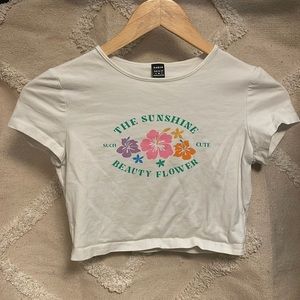 White Cropped T shirt Size Small